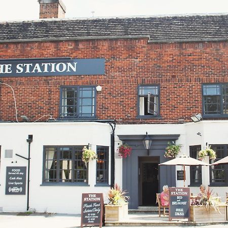 The Station Hotel West Byfleet Kültér fotó