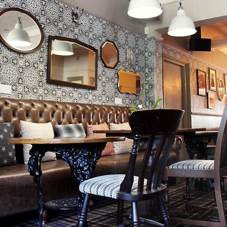 The Station Hotel West Byfleet Kültér fotó
