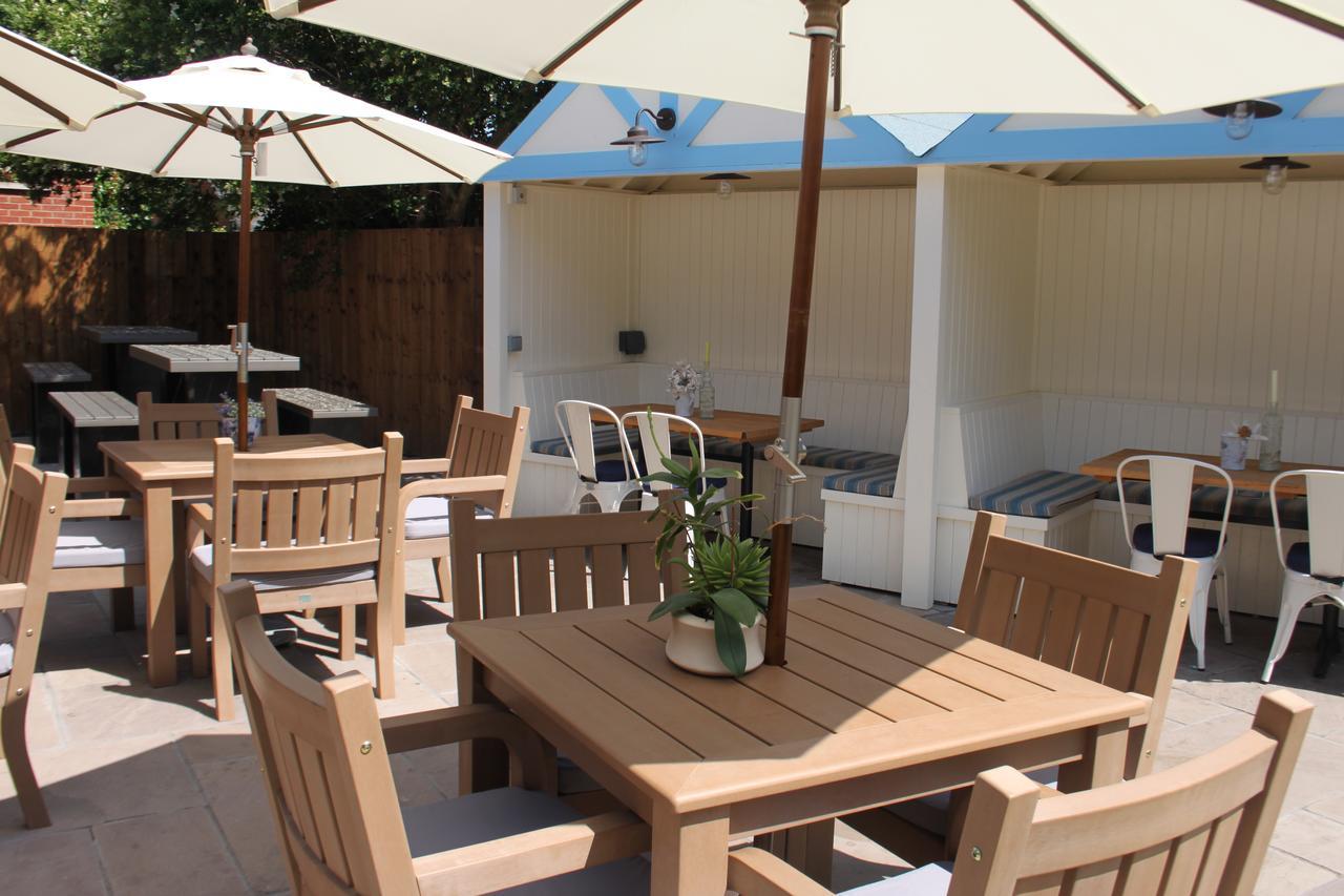 The Station Hotel West Byfleet Kültér fotó