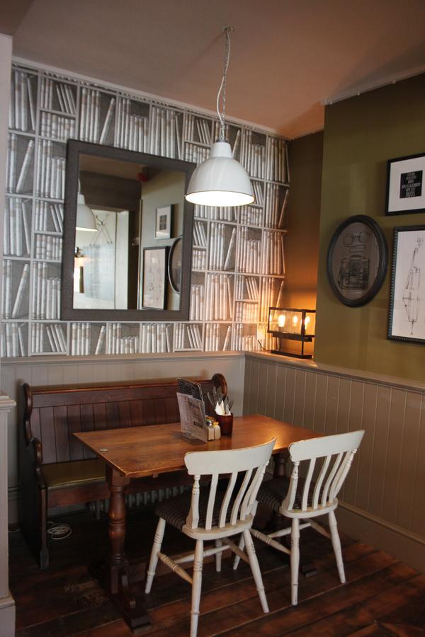 The Station Hotel West Byfleet Kültér fotó