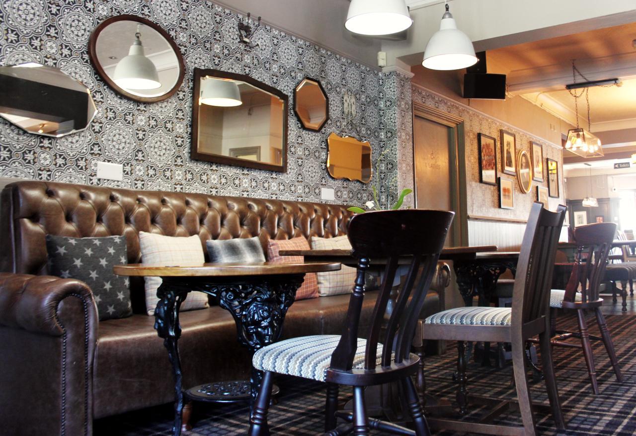 The Station Hotel West Byfleet Kültér fotó