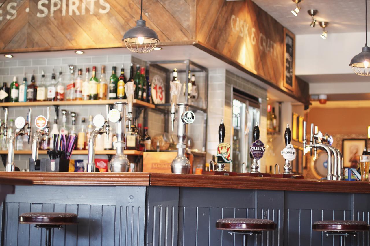 The Station Hotel West Byfleet Kültér fotó